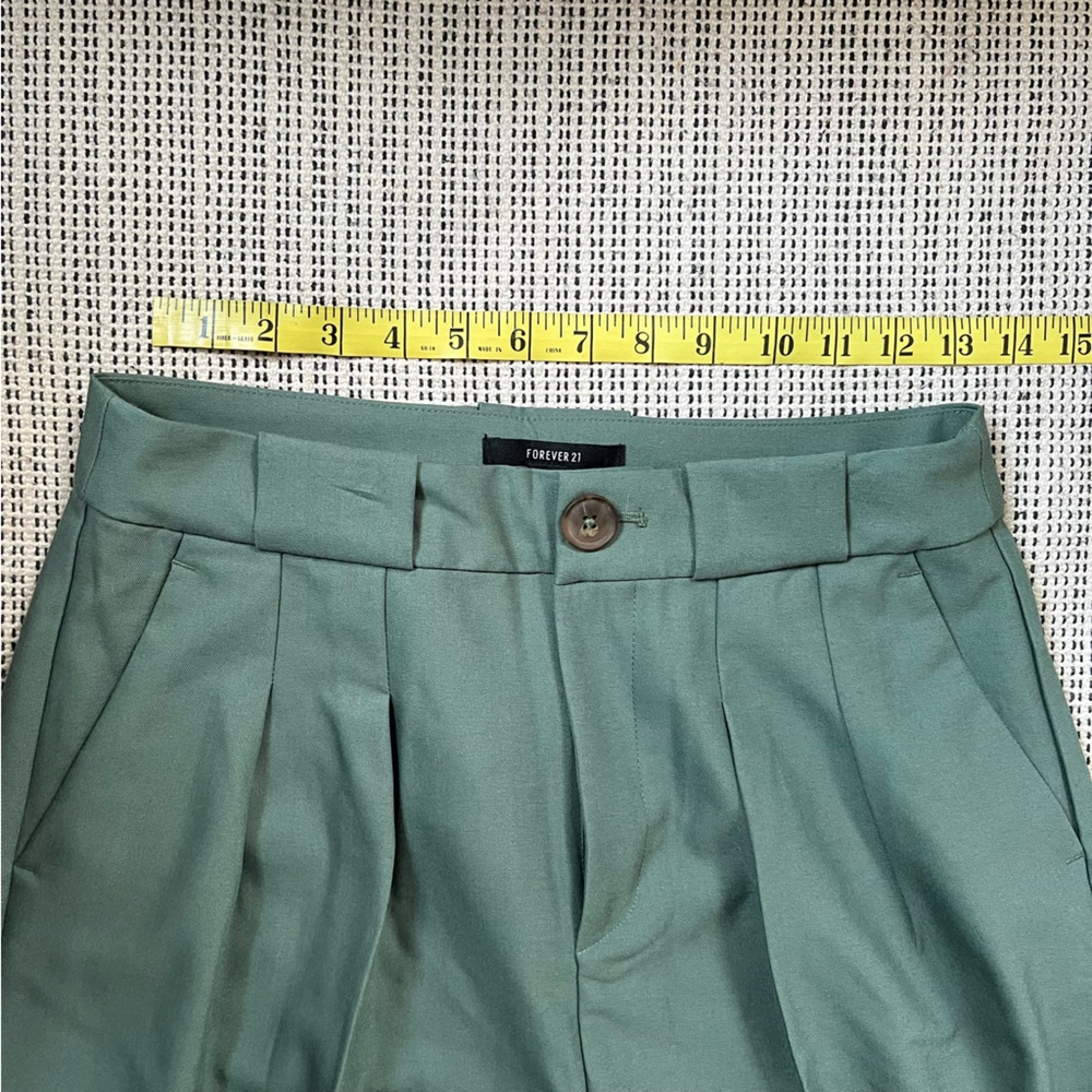 Forever 21 Womens Green Pleated Trousers with Wide Leg Size Medium - Picture 5 of 7